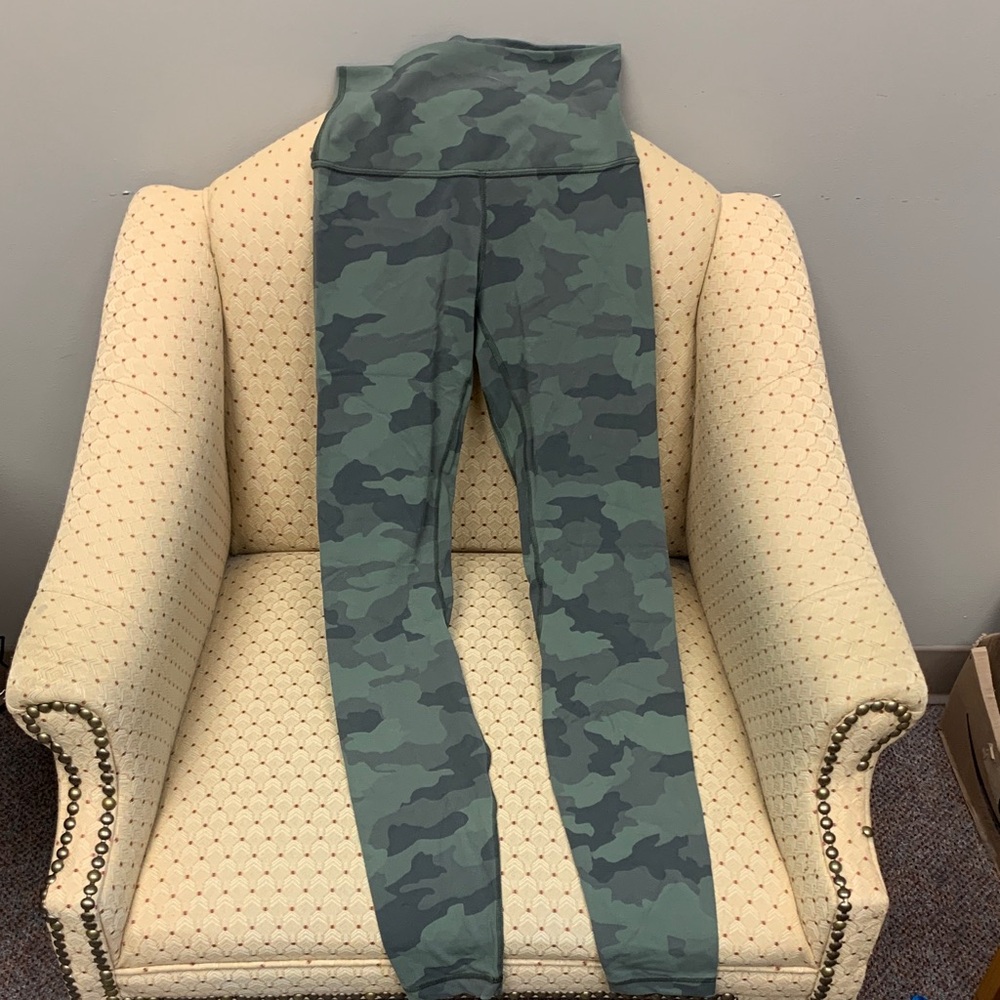 Lululemon High-Waist Green Camo Leggings size 4